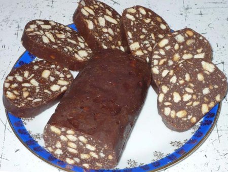 Как приготовить Шоколадная колбаска из печенья, какао и маслом рецепт пошагово