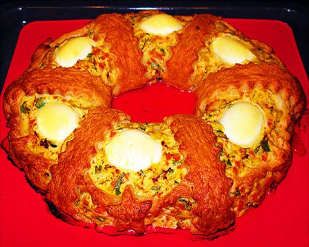 Закусочный куриный торт-паштет «Рождественское кольцо»