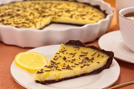 Шоколадный торт с лимонным кремом