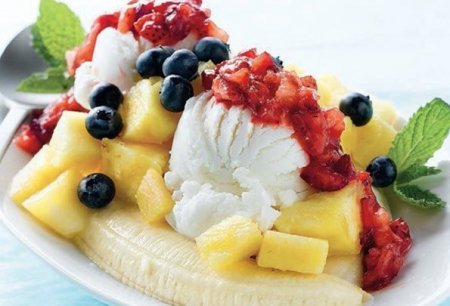Рецепт Бело-красно-синий банана-сплит