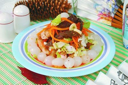Рецепт Салат-ассорти из рыбы и курицы с овощами