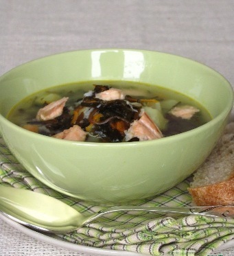 Рыбный суп из консервов с перловкой