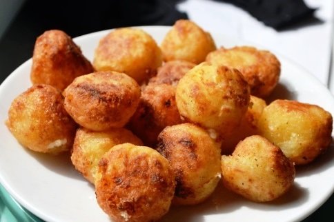 Готовим картофельные шарики из пюре во фритюре