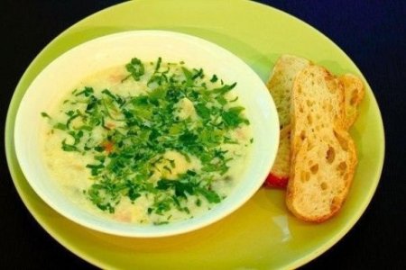 Суп из цветной капусты со сливками и петрушкой