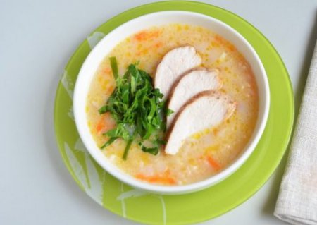 Нежный рисовый суп с курицей и шпинатом