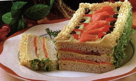 Рецепт Бутербродный торт с копченным лососем