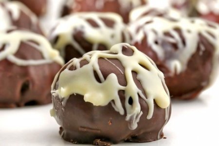 Кокосово-ореховые конфеты в темном шоколаде