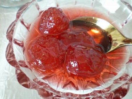 Рецепт Варенье из клубники с цельными ягодками
