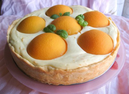Рецепт Необыкновенно нежный, ароматный и вкусный пирог с творогом и персиками