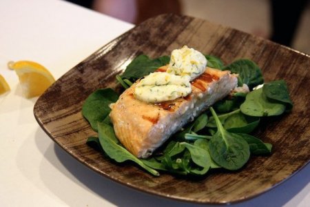 Рецепт Жаренный лосось с пряным маслом и лимоном