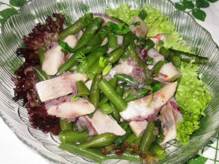 Рецепт Салат из сельди и зеленой фасоли