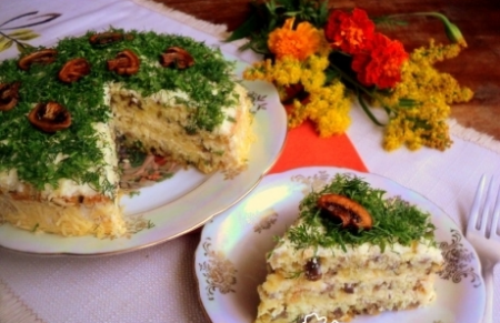 Рецепт Закусочный бисквитный грибной торт