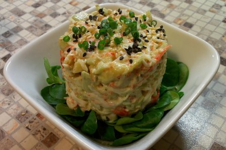 Рецепт Салат из авокадо и крабового мяса