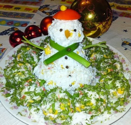 Рецепт Салат "Новогодний снеговичок в сугробах"
