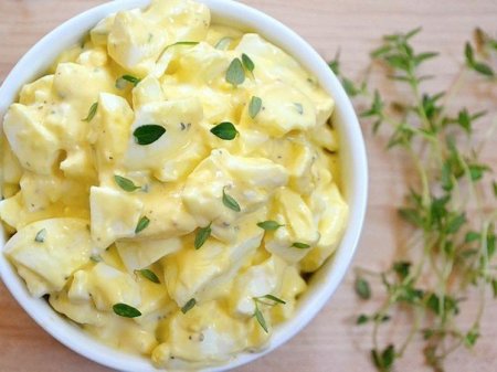 Рецепт Яичный салат с лимоном и ароматными травами