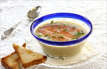 Суп с артишоками и лососем