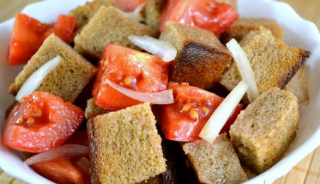 Рецепт Салат из помидоров и ржаного хлеба