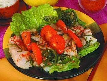 Салат из морского языка с помидорами и морской капустой