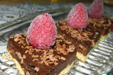 Рецепт Шоколадный пирог с малиной