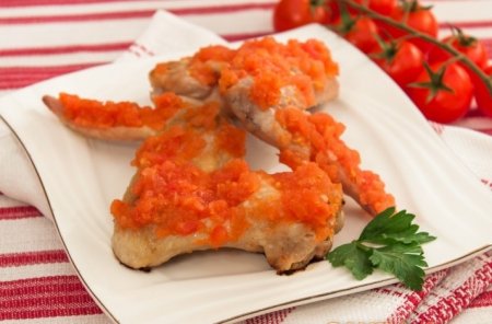 Рецепт Куриные крылышки под томатно-чесночным соусом