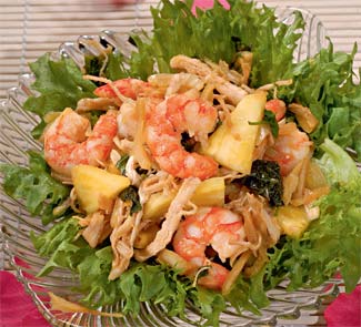 Тайский салат с ананасом 