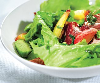 Рецепт Салат из нектаринов, авокадо и ветчины