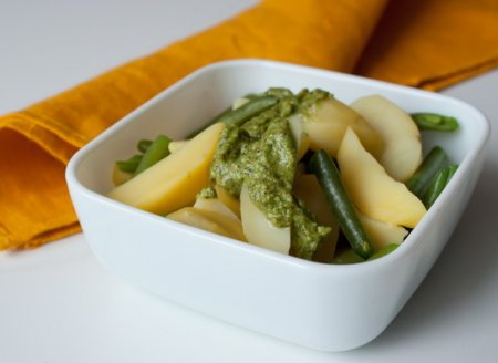 Рецепт Картофельный салат с зеленой фасолью и песто