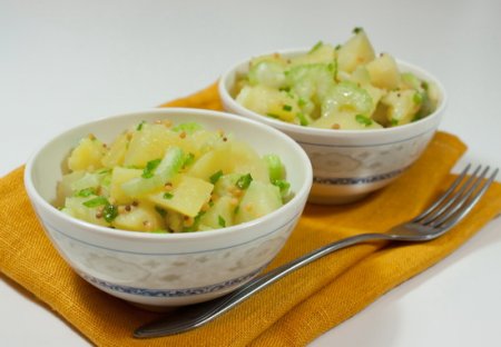 Рецепт Картофельный салат с сельдереем