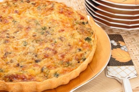 Рецепт Лоранский пирог с курицей, грибами и брокколи