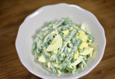 Рецепт Салат из зеленой фасоли с яйцами