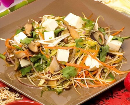 Рецепт Салат из сыра тофу с грибами