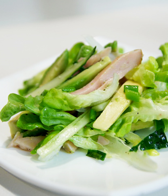 Рецепт Зеленый салат с копченой курицей