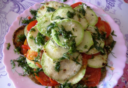 Рецепт Теплый салат из кабачков