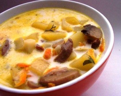 Картофельный суп с овощами и зеленью