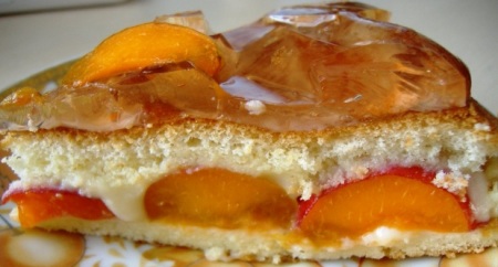 Рецепт Бисквитный тортик с желе и абрикосами