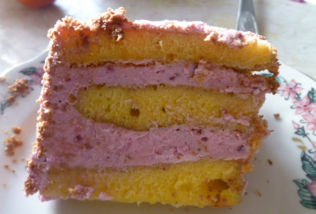 Рецепт Торт-рулет с ягодно-творожным кремом