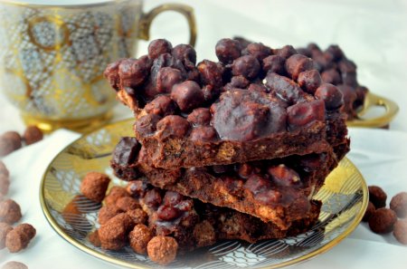 Рецепт Хрустящее шоколадное печенье без выпечки