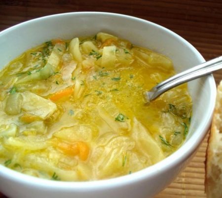 Луковый суп с капустой и морковью 	