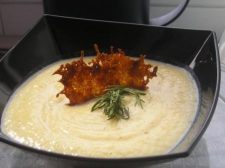 Тыквенный крем-суп с картофелем и мускатным орехом