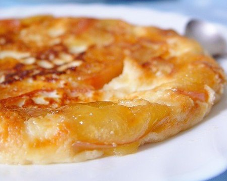 Рецепт Омлет из творога с карамельными яблоками
