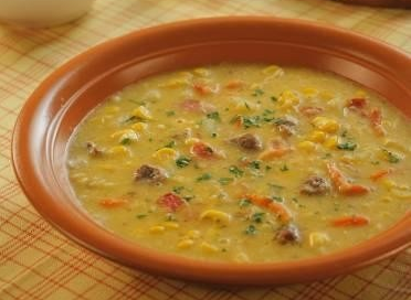 Суп с кукурузой и беконом на говяжем бульоне