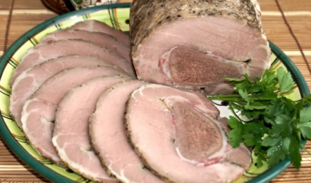Рецепт Рулет из свинины с языком «деликатесный»