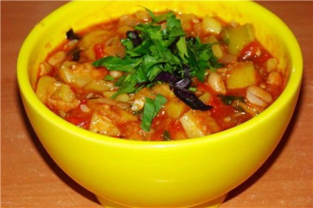 Рецепт Кабачок с фасолью и томатами