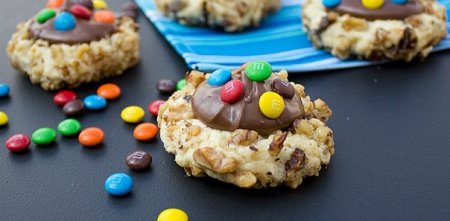 Рецепт Ореховое печенье с шоколадной пастой и M&M's