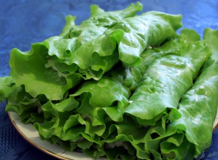 Зеленый салат с творогом и зеленью