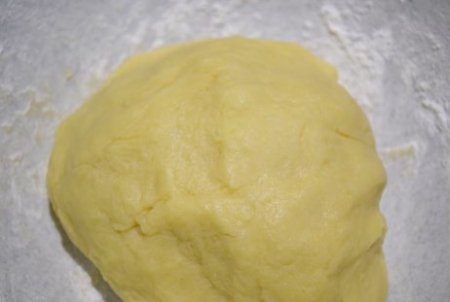 Открытый мясной пирог с картофельным тестом