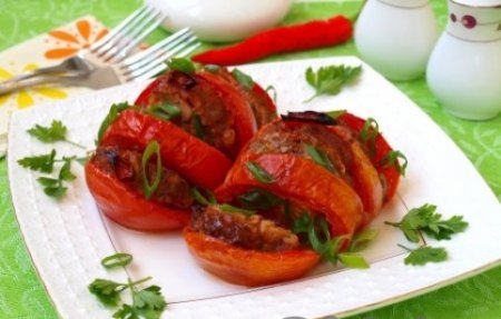 Запечённые помидоры с мясом.