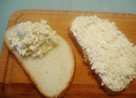 Горячие бутерброды с сыром.