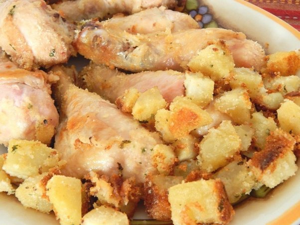 Куриные голени с сыром и картошкой в фольге