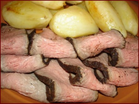 Мясо запеченное и маринованное по домашнему